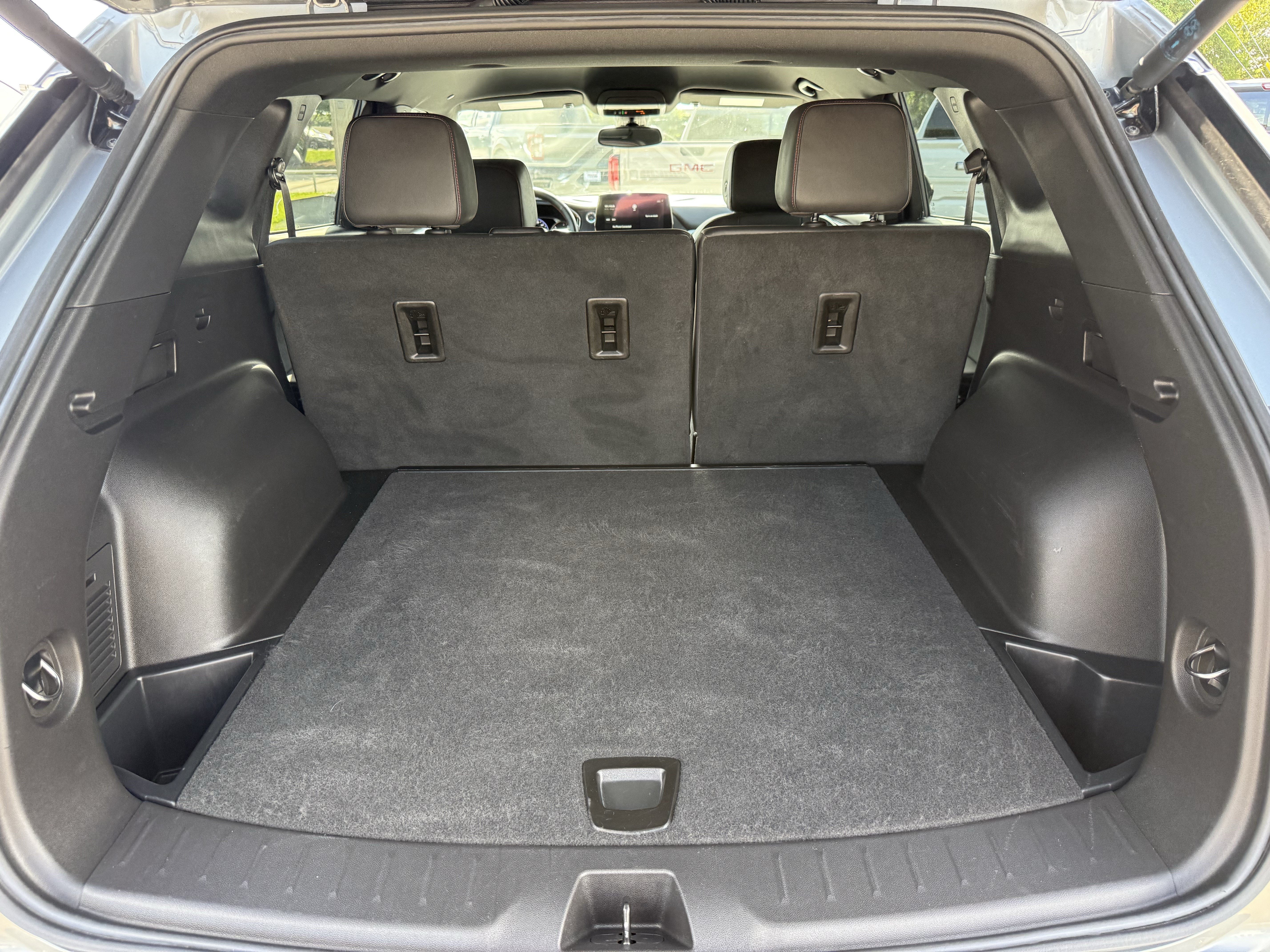 Used 2025 Chevrolet Blazer RS FWD image 31