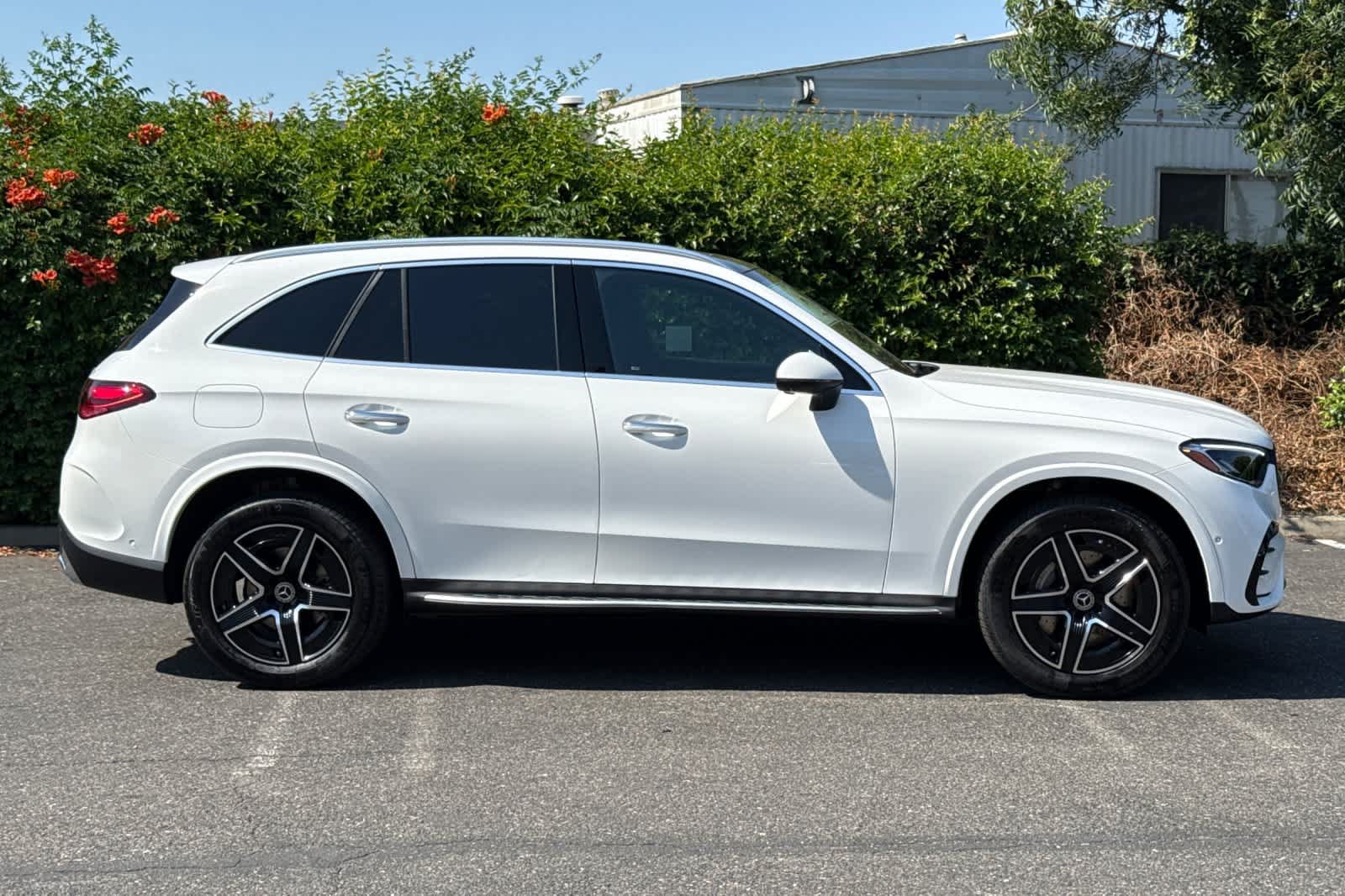 New 2026 Mercedes-Benz GLC 300 4MATIC image 2