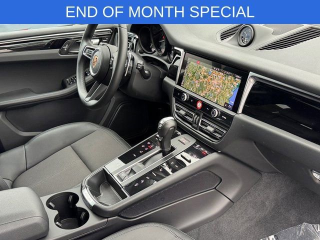 Used 2025 Porsche Macan image 10