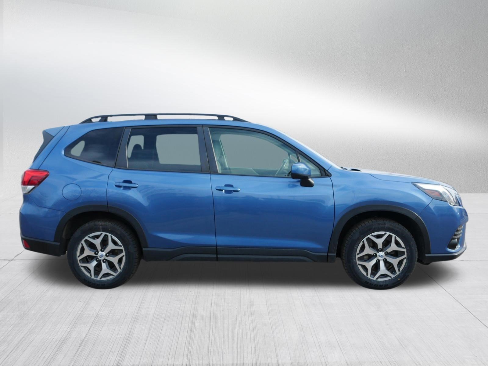 Used 2023 Subaru Forester Premium image 8