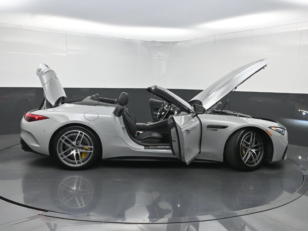 Used 2022 Mercedes-Benz SL 63 AMG 4MATIC image 34