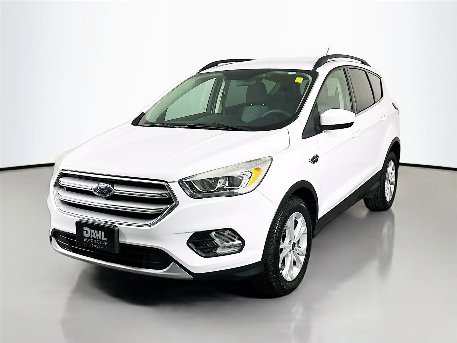 Used 2017 Ford Escape SE w/ Equipment Group 201A image 4