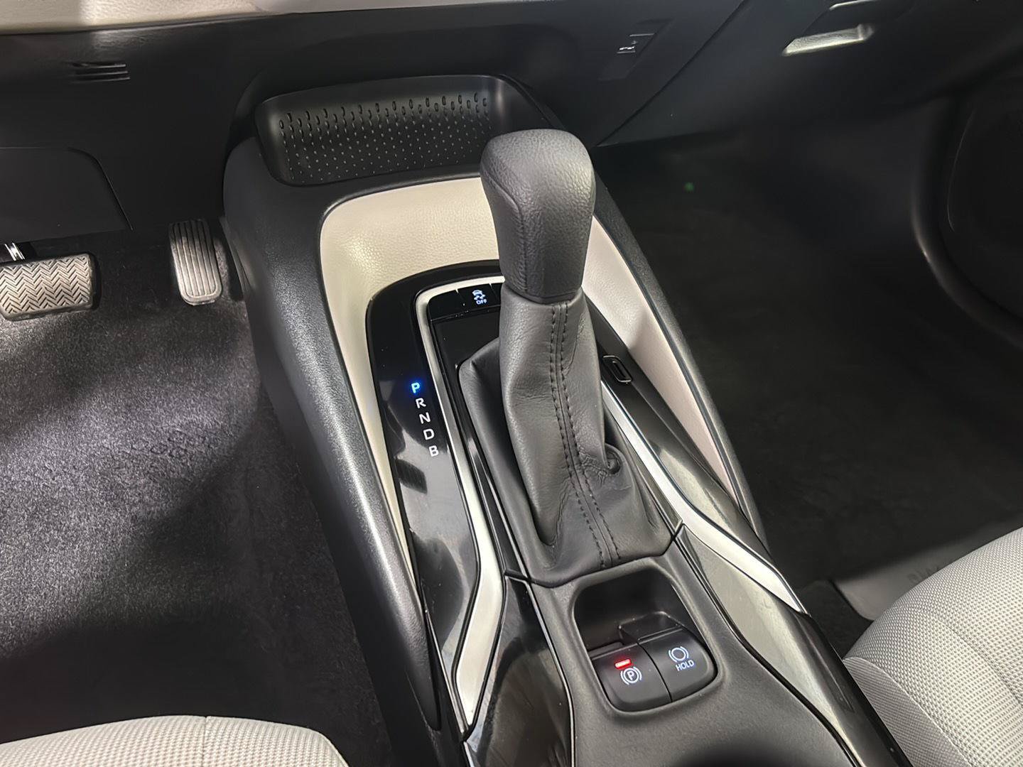 Used 2020 Toyota Corolla LE w/ LE Convenience Package FWD image 34