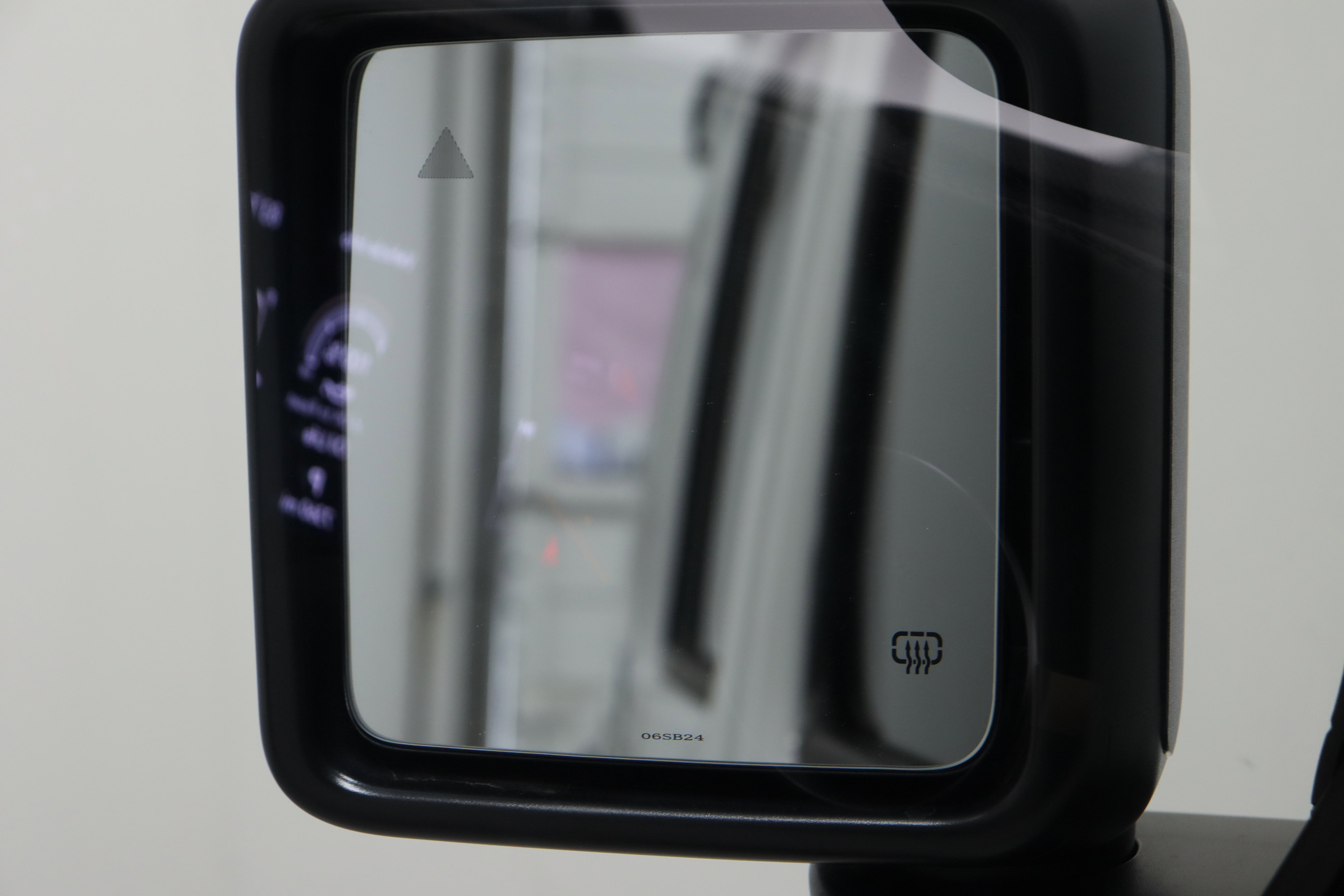 Used 2025 Jeep Wrangler Unlimited Sahara w/ Safety Group image 24