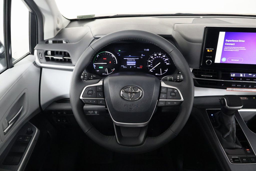 New 2026 Toyota Sienna XLE image 3