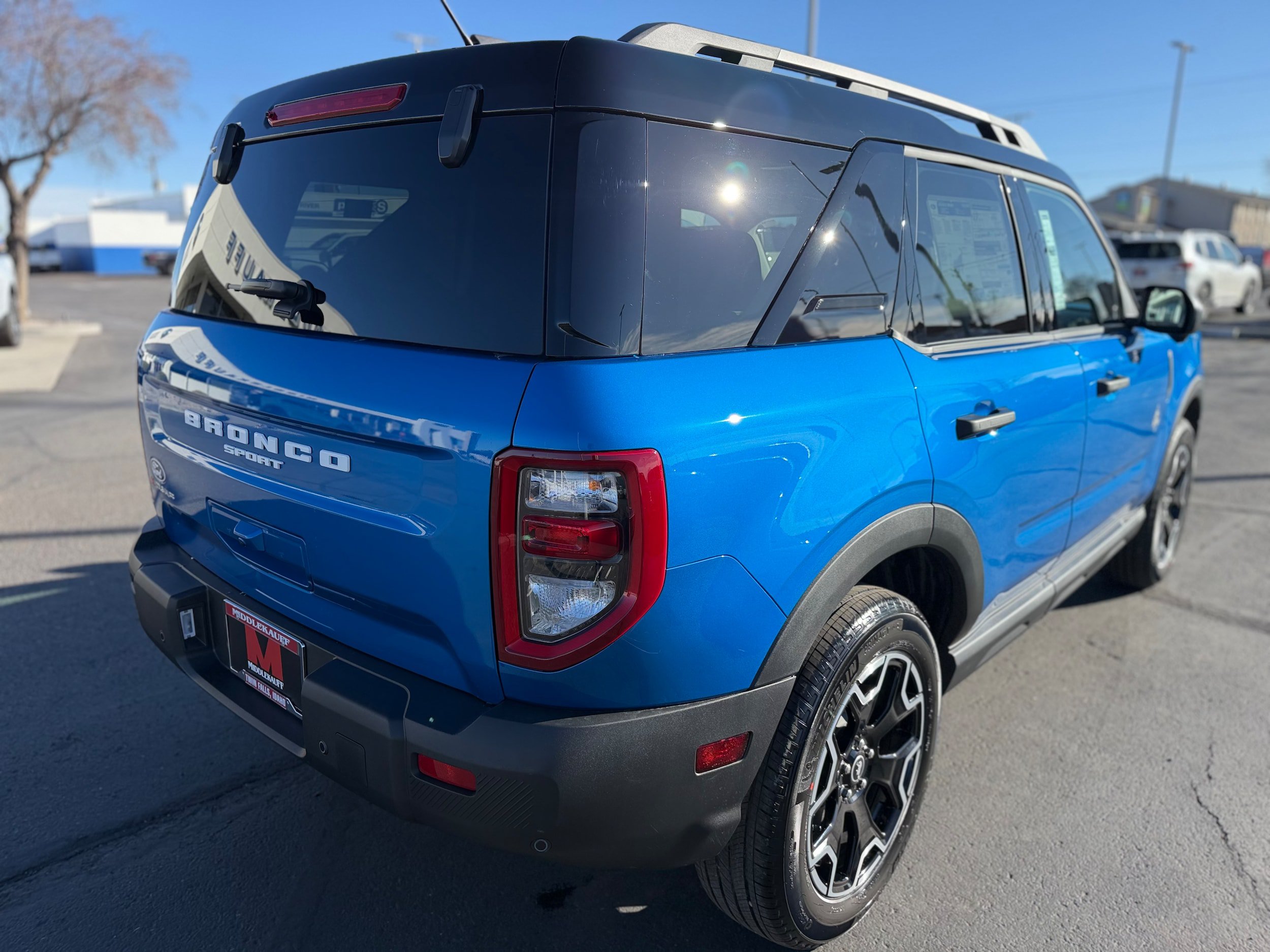 New 2026 Ford Bronco Sport Outer Banks w/ Outer Banks Tech Package+ AWD/4WD image 3