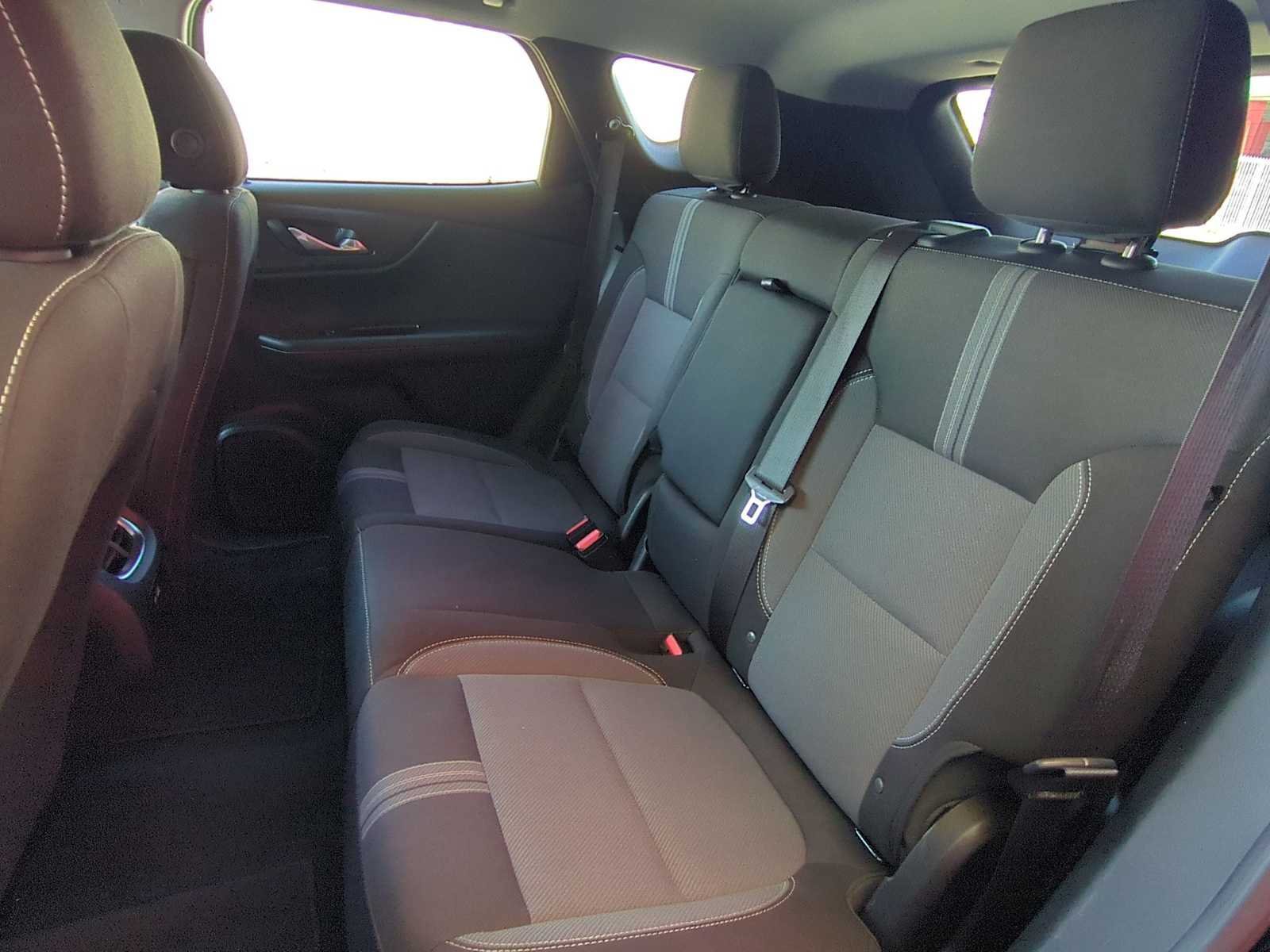 Used 2025 Chevrolet Blazer LT FWD image 23