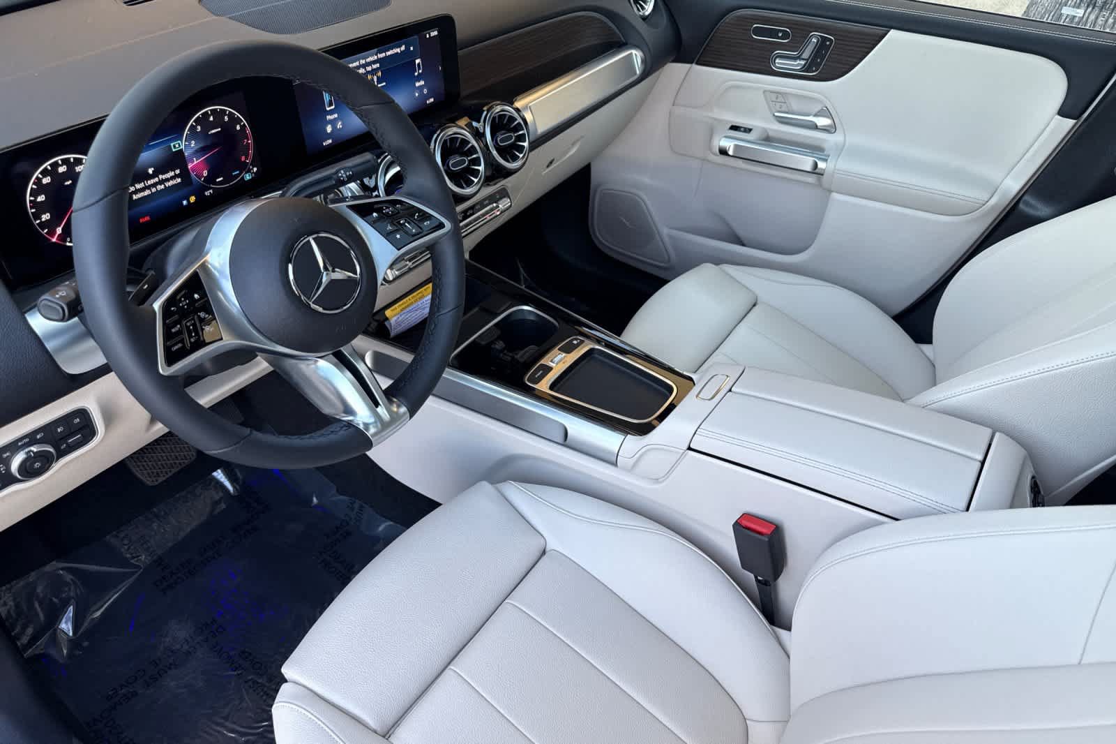 New 2026 Mercedes-Benz GLB 250 image 9
