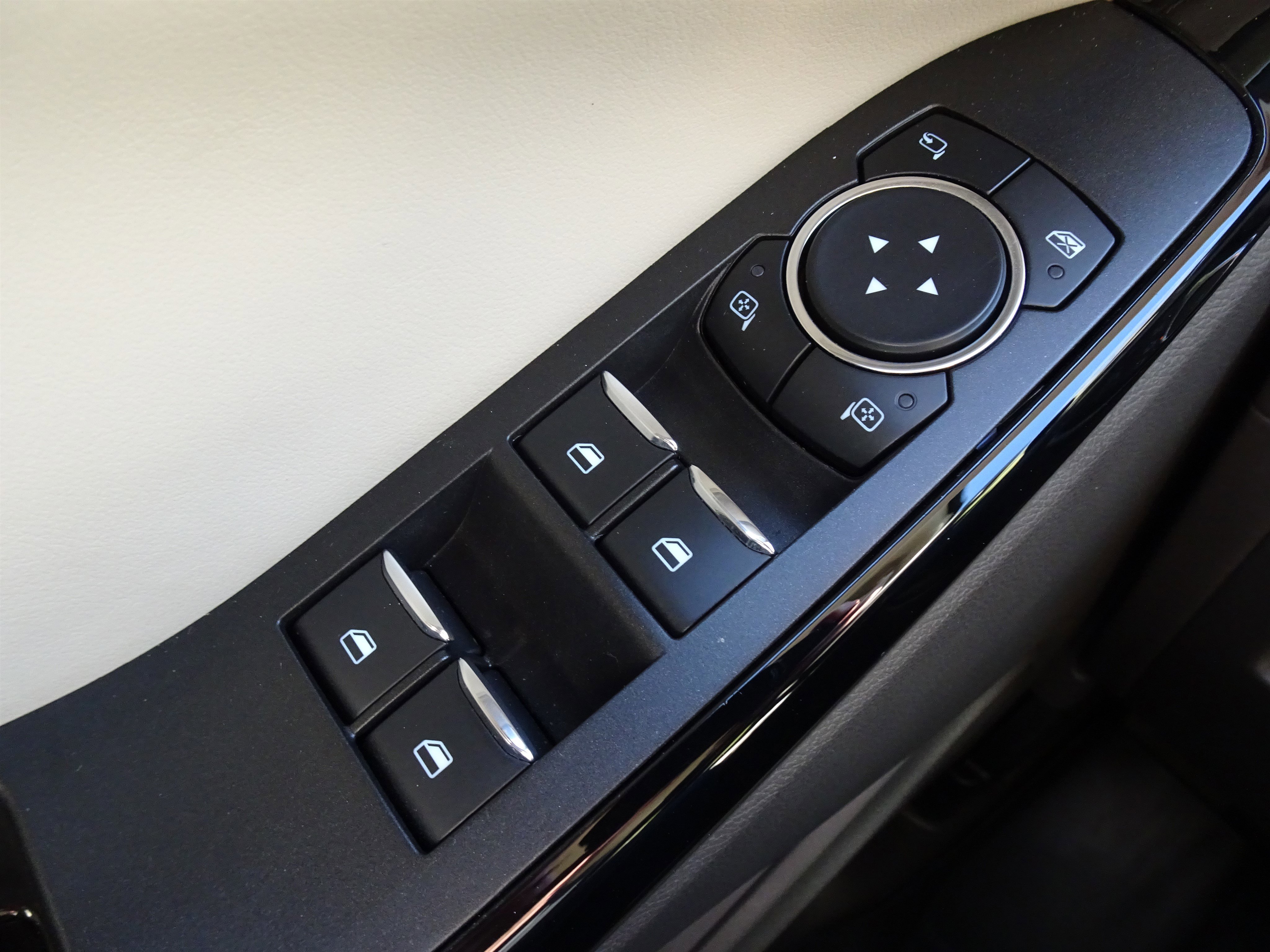 Used 2023 Ford Explorer Platinum w/ Equipment Group 601A image 33