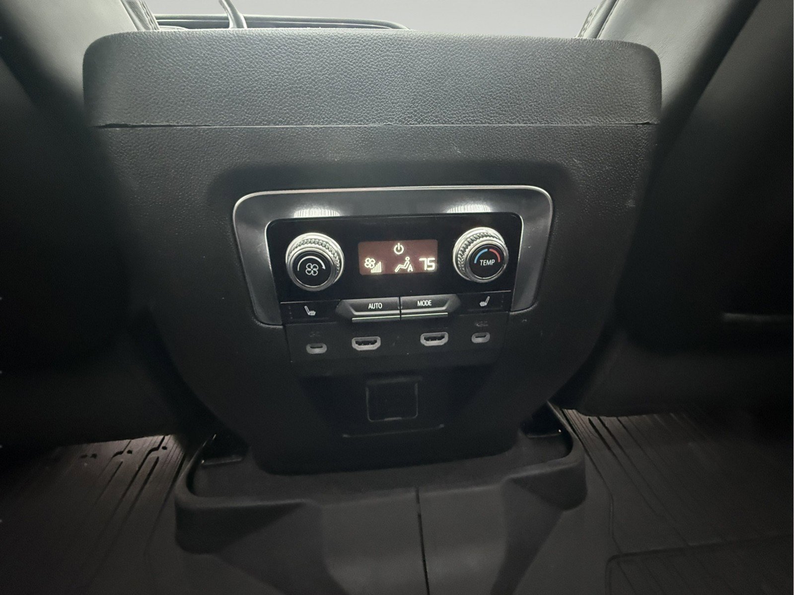 Certified 2023 GMC Yukon Denali Ultimate image 36