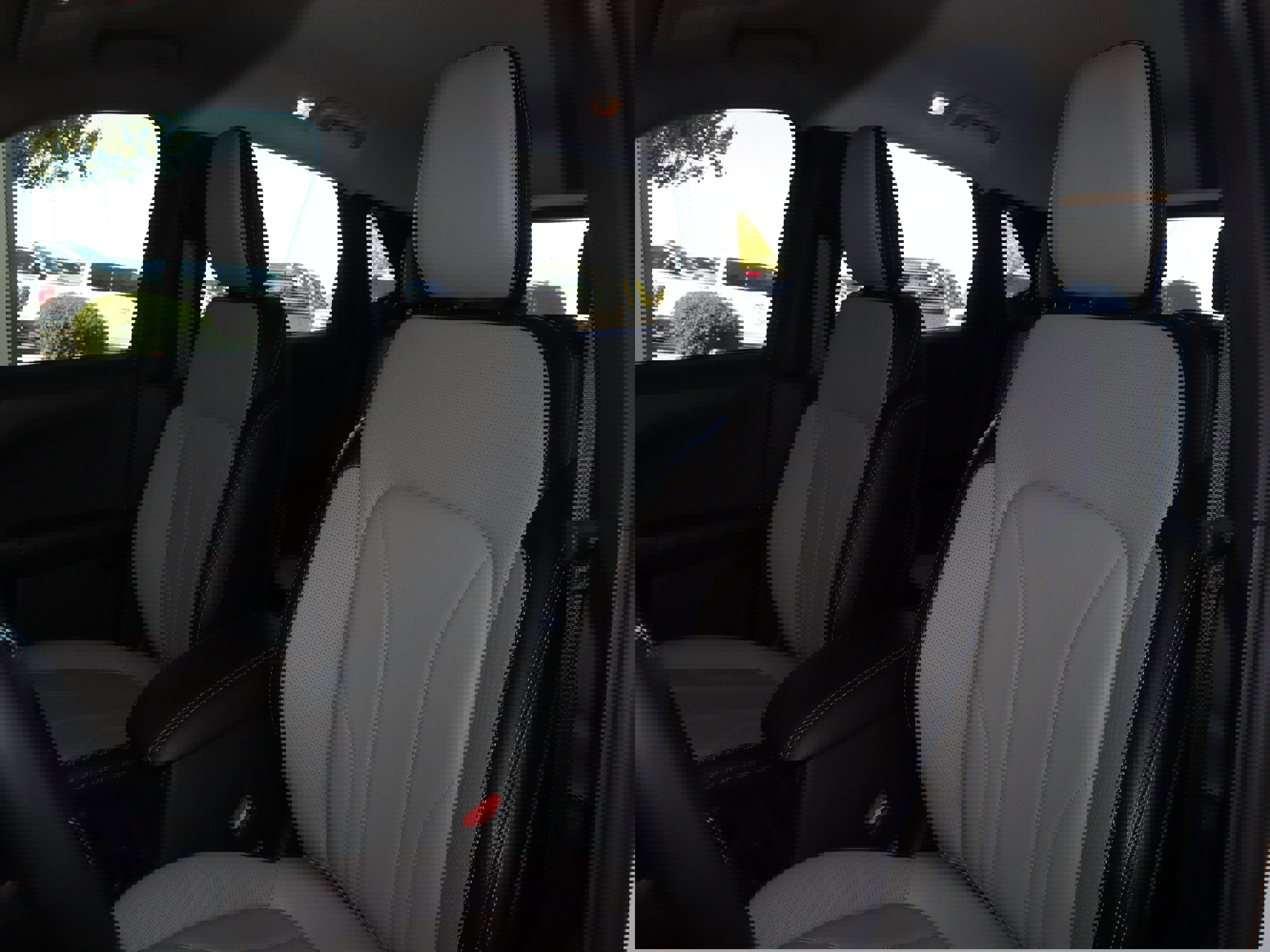 New 2025 Ford Escape SE w/ PHEV Premium Package image 31