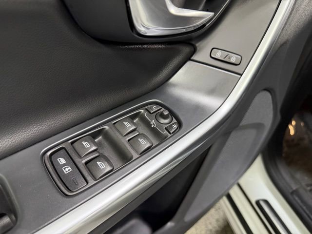 Used 2017 Volvo V60 T5 Cross Country w/ Convenience Package AWD/4WD image 19