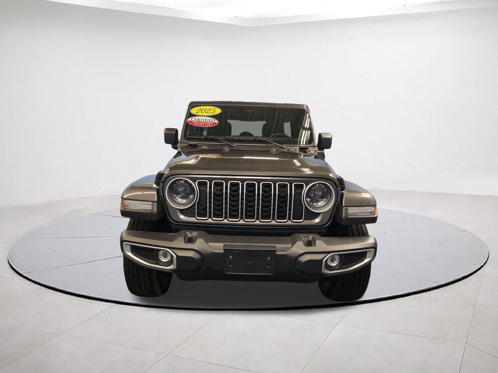 Used 2025 Jeep Wrangler Unlimited Sahara AWD/4WD image 2