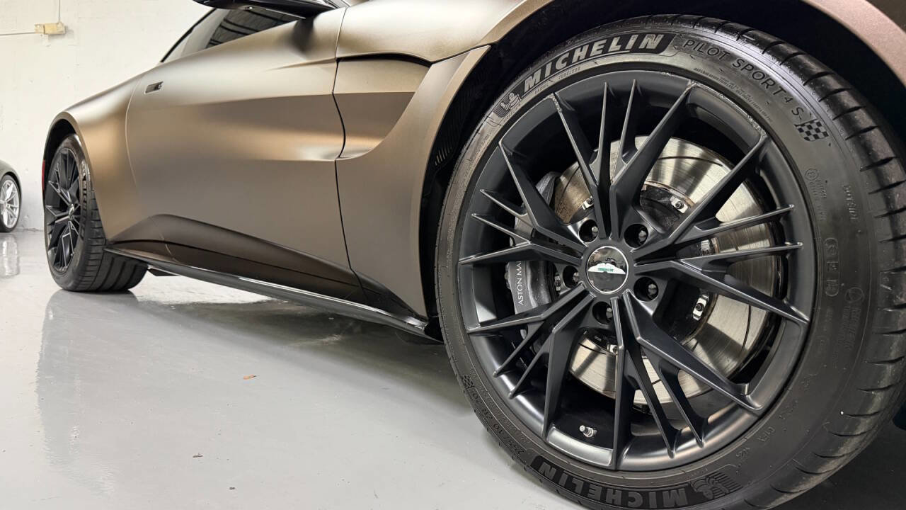 Used 2021 Aston Martin V8 Vantage Coupe image 7