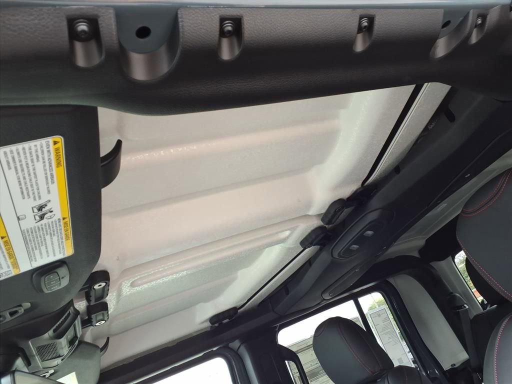 New 2025 Jeep Gladiator Rubicon w/ Convenience Group image 16