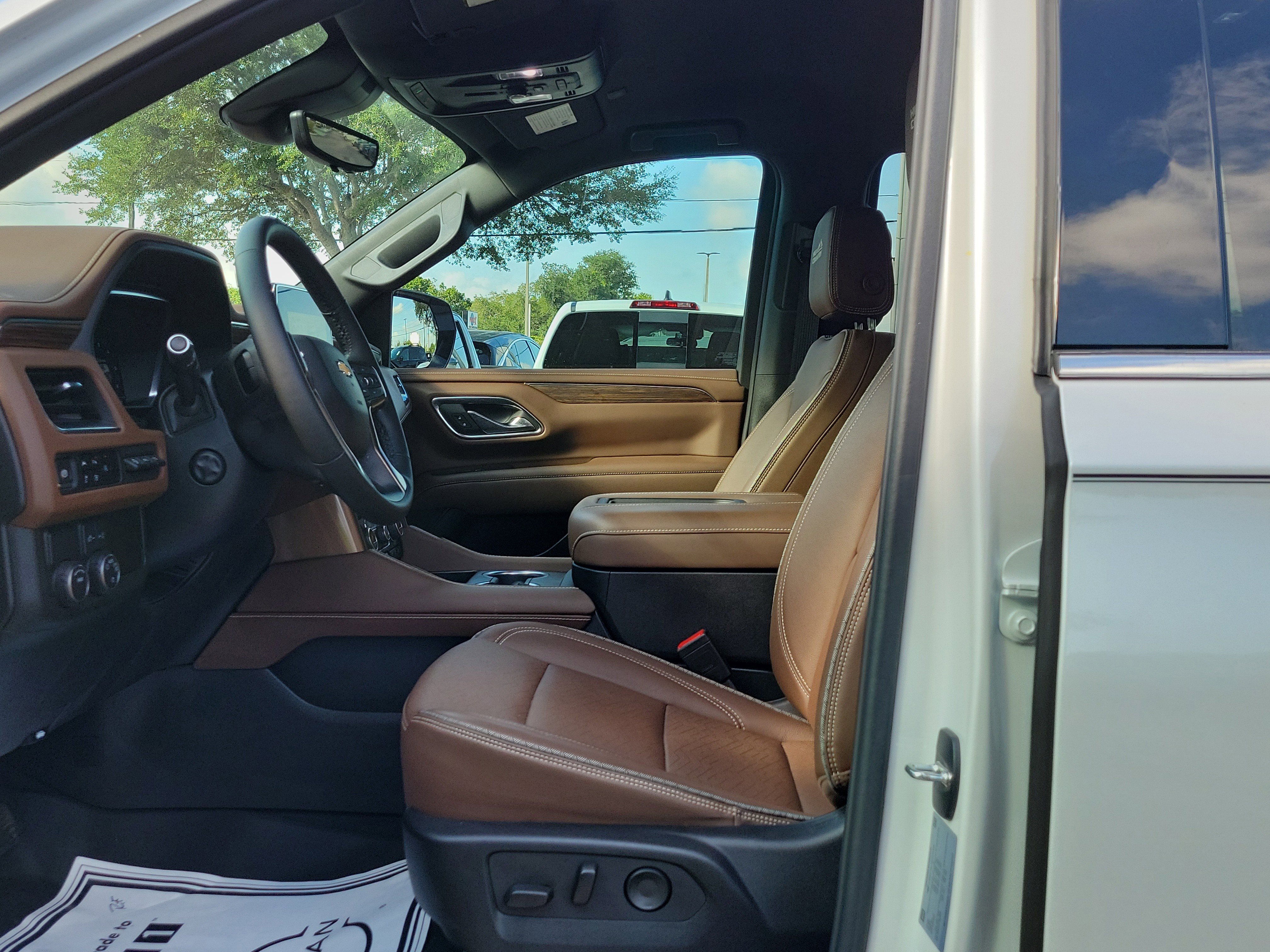 Used 2024 Chevrolet Tahoe High Country RWD image 18