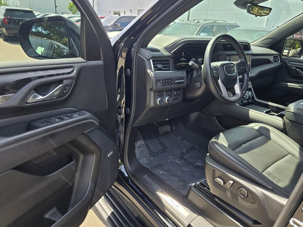 Used 2023 GMC Yukon XL Denali w/ Denali Reserve Package AWD/4WD image 24