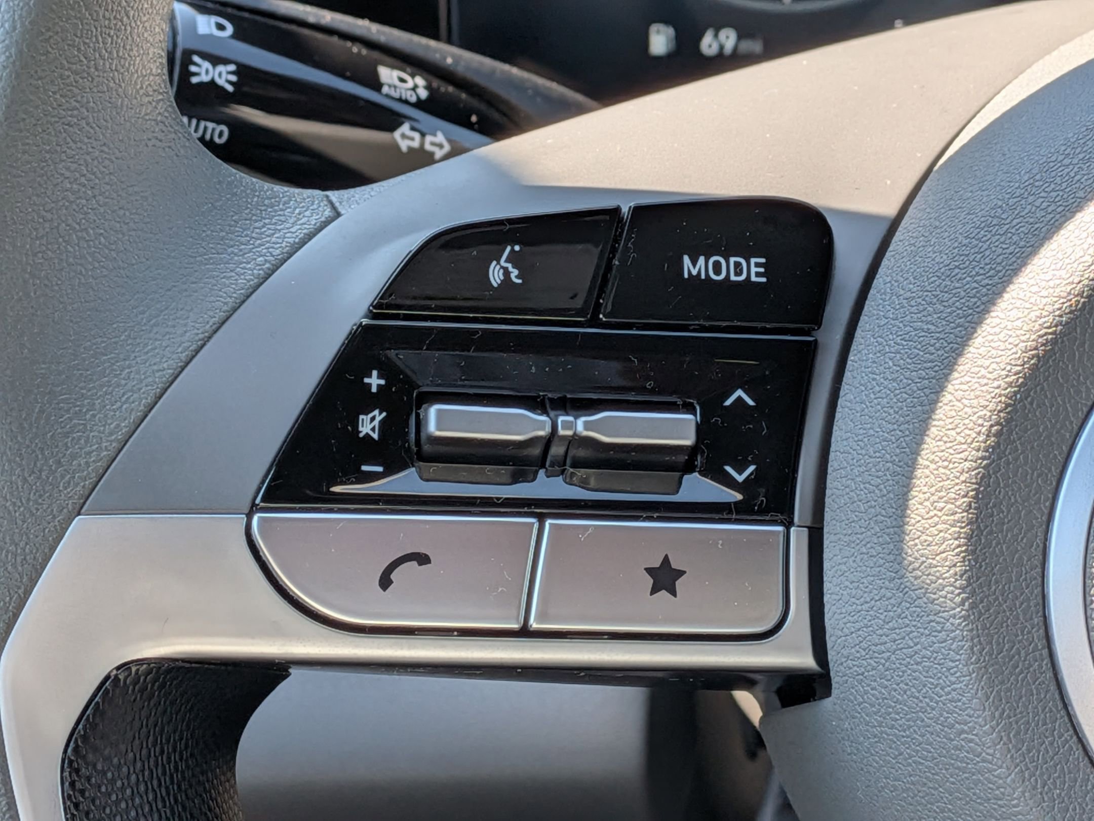 Used 2024 Hyundai Elantra SEL image 18