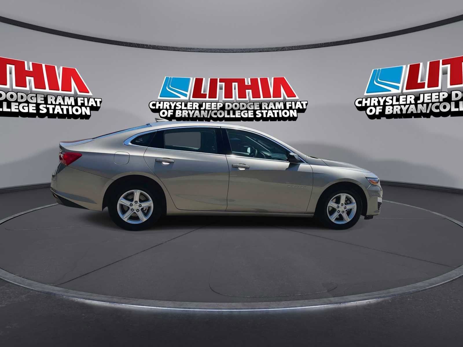 Used 2025 Chevrolet Malibu LT FWD image 9