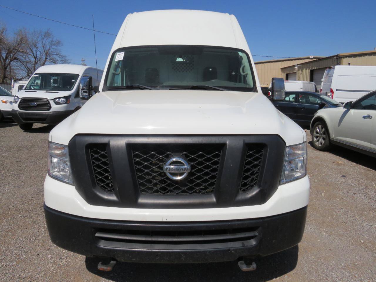 Used 2017 Nissan NV 3500 SV RWD image 2
