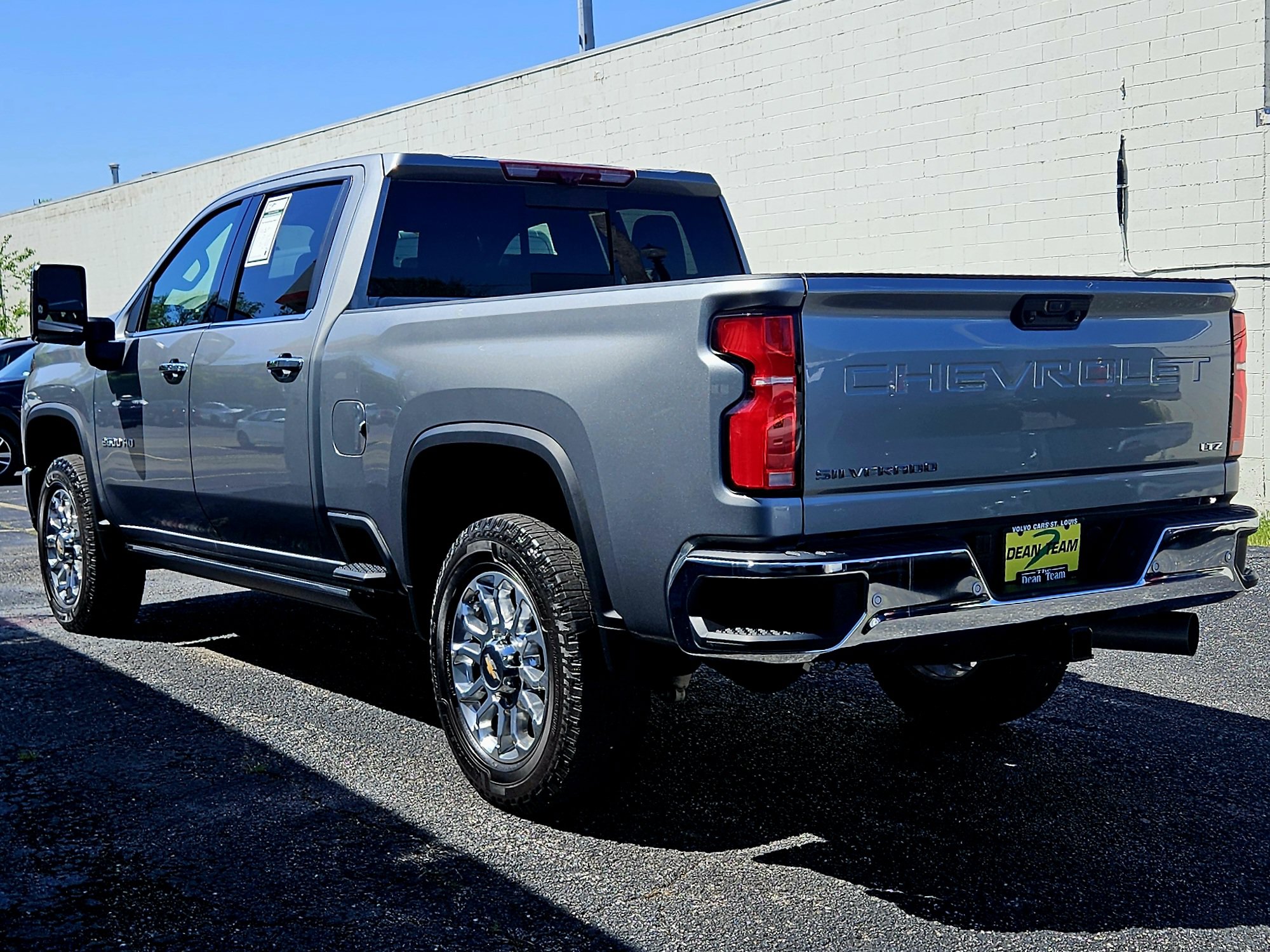 Used 2025 Chevrolet Silverado 2500 LTZ w/ LTZ Plus Package AWD/4WD image 4
