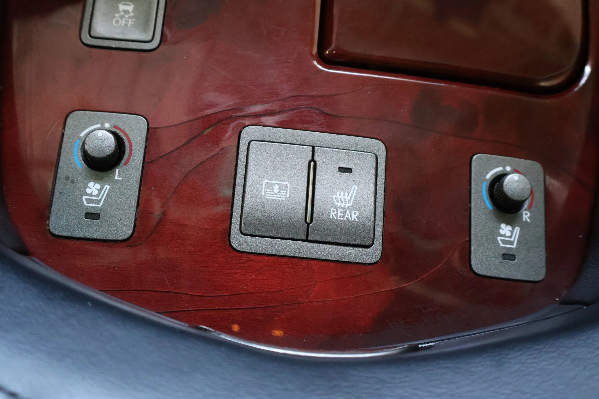 Used 2007 Lexus LS 460 RWD image 37