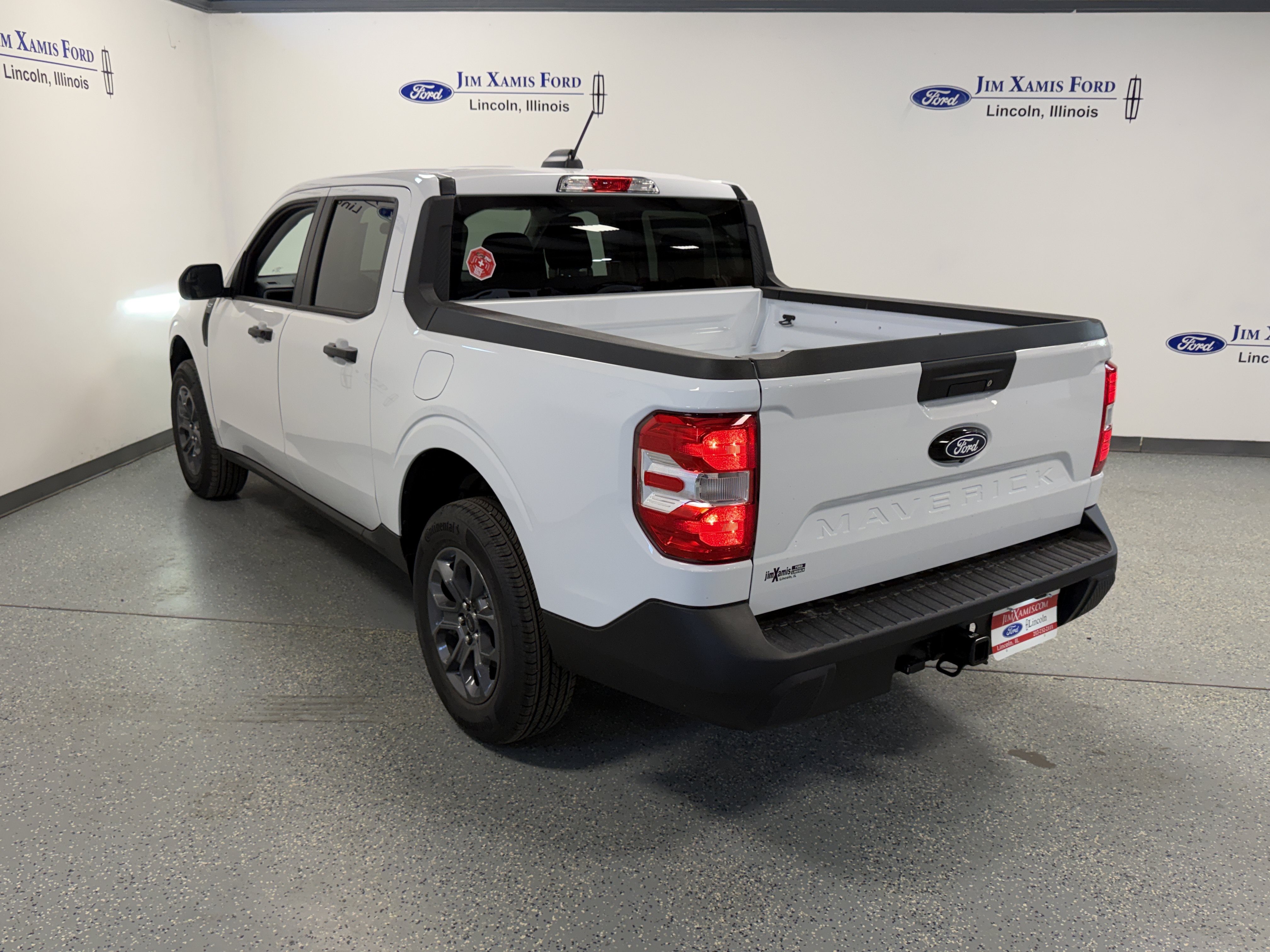 New 2026 Ford Maverick XLT w/ XLT Luxury Package FWD image 27