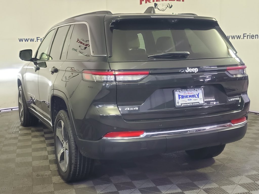 Used 2024 Jeep Grand Cherokee Limited w/ Luxury Tech Group II AWD/4WD image 4