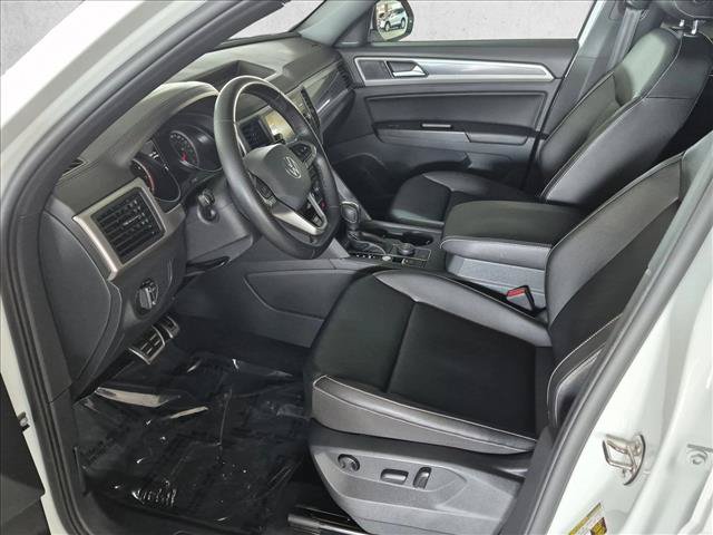 Used 2020 Volkswagen Atlas Cross Sport SE w/ Panoramic Sunroof Package AWD/4WD image 17