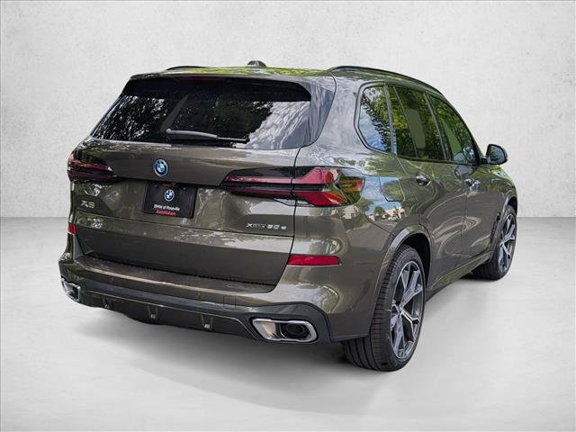 New 2026 BMW X5 xDrive50e w/ M Sport Package AWD/4WD image 2