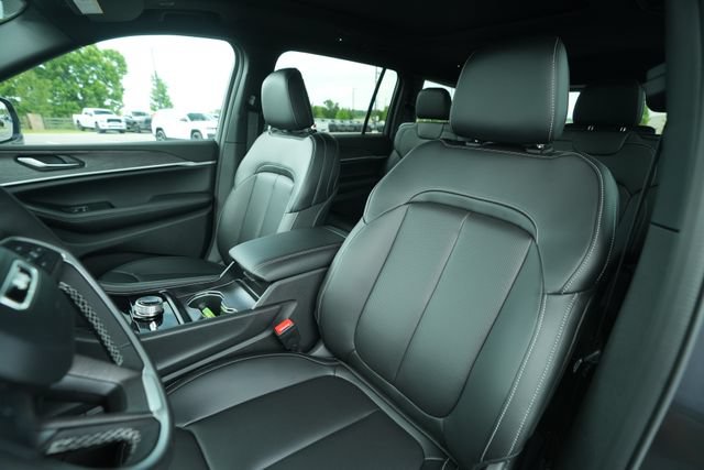 New 2026 Jeep Grand Cherokee L Limited w/ Luxury Tech Group II AWD/4WD image 41