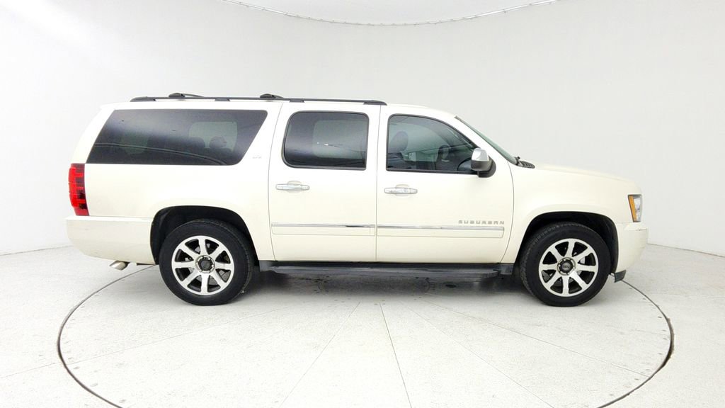 Used 2013 Chevrolet Suburban LTZ image 9