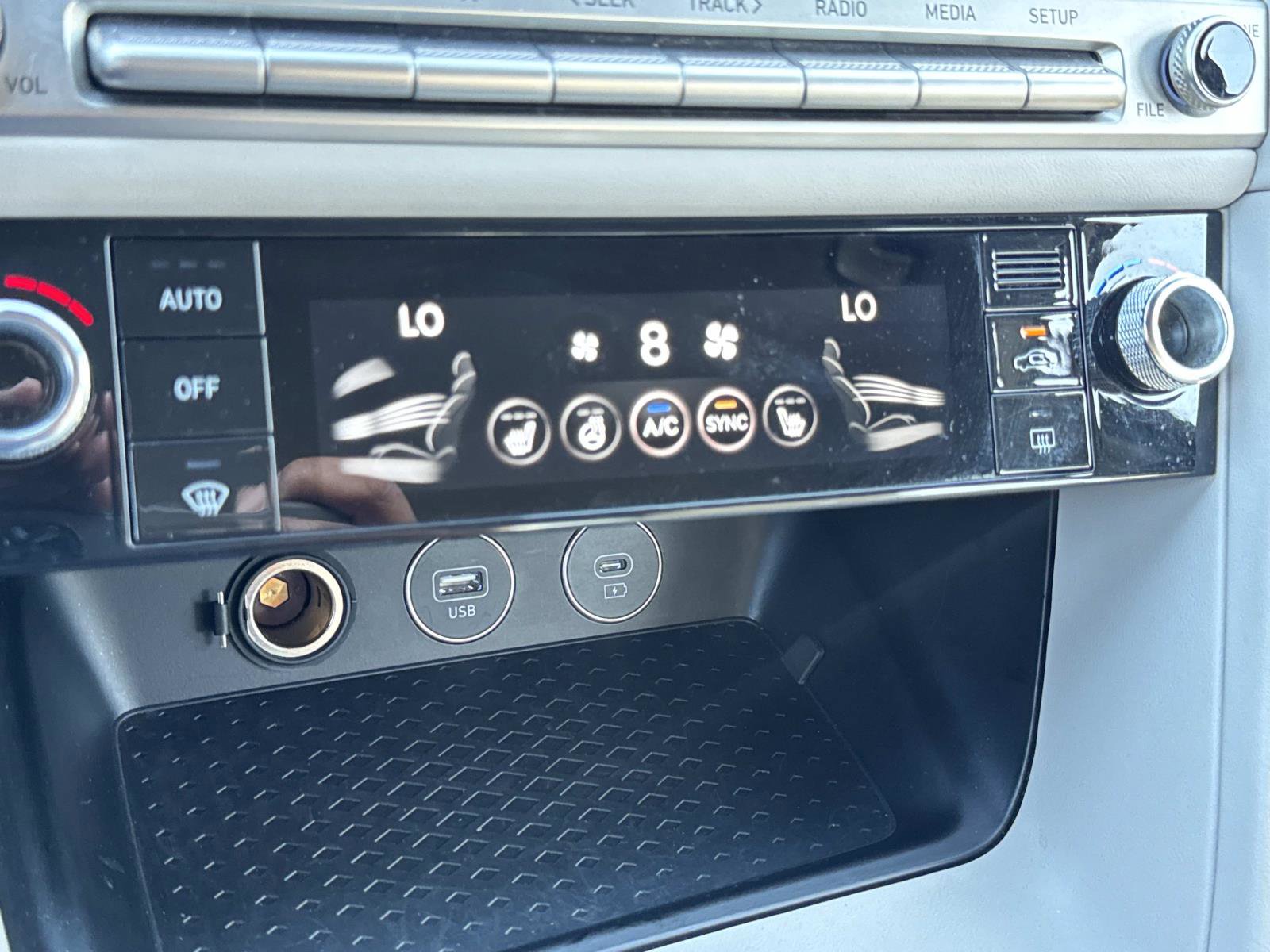 Used 2025 Genesis G70 2.5T AWD/4WD image 20