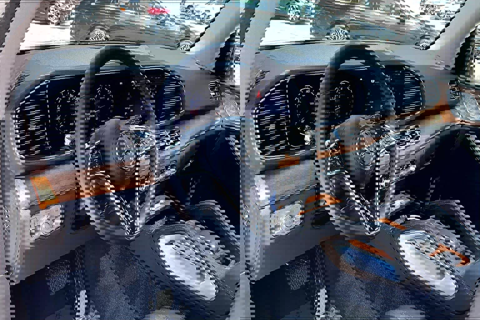 Used 2025 Mercedes-Benz GLE 350 4MATIC image 17