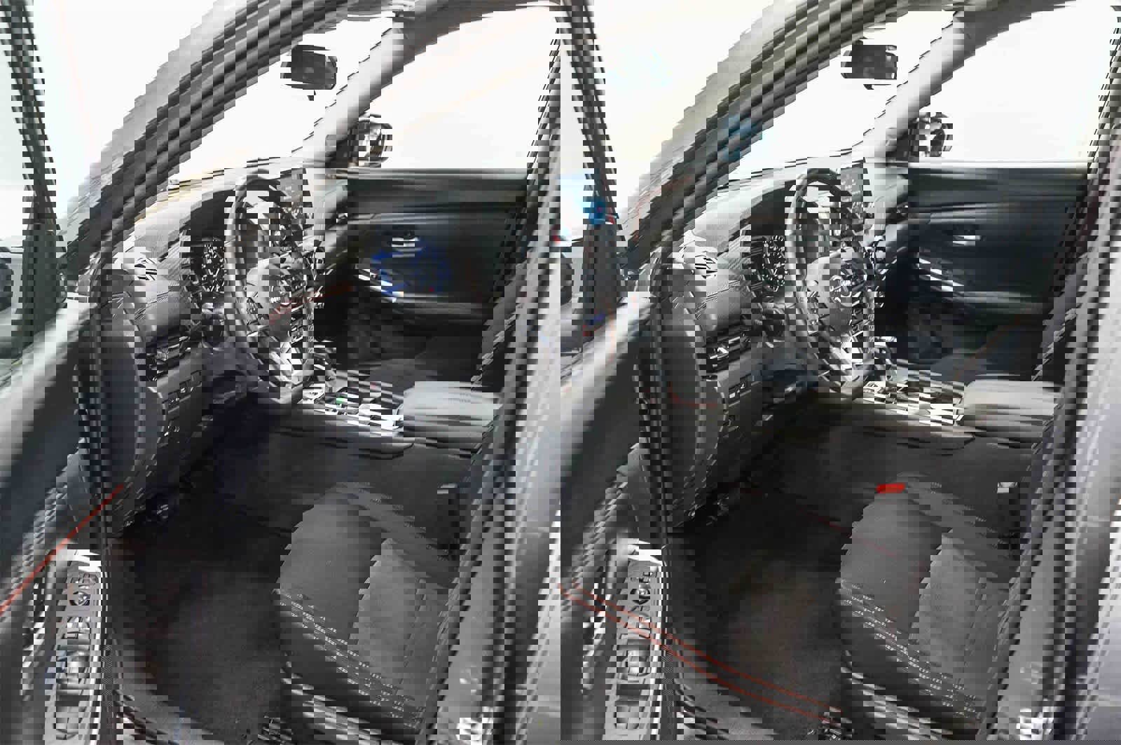 Used 2025 Nissan Sentra SR image 17