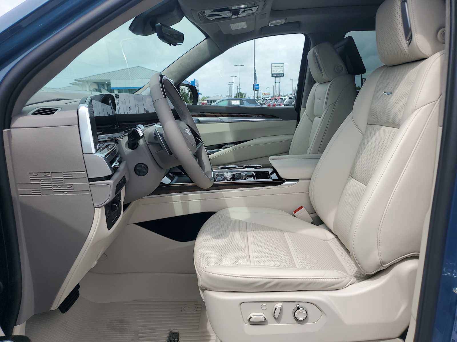 New 2026 Cadillac Escalade Platinum Sport AWD/4WD image 13