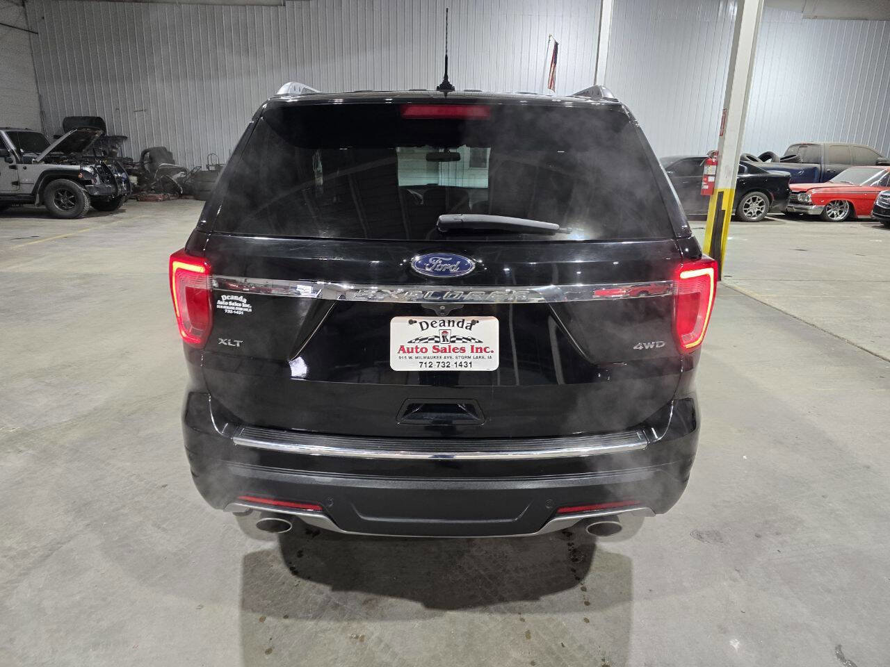 Used 2018 Ford Explorer XLT w/ Equipment Group 202A image 9
