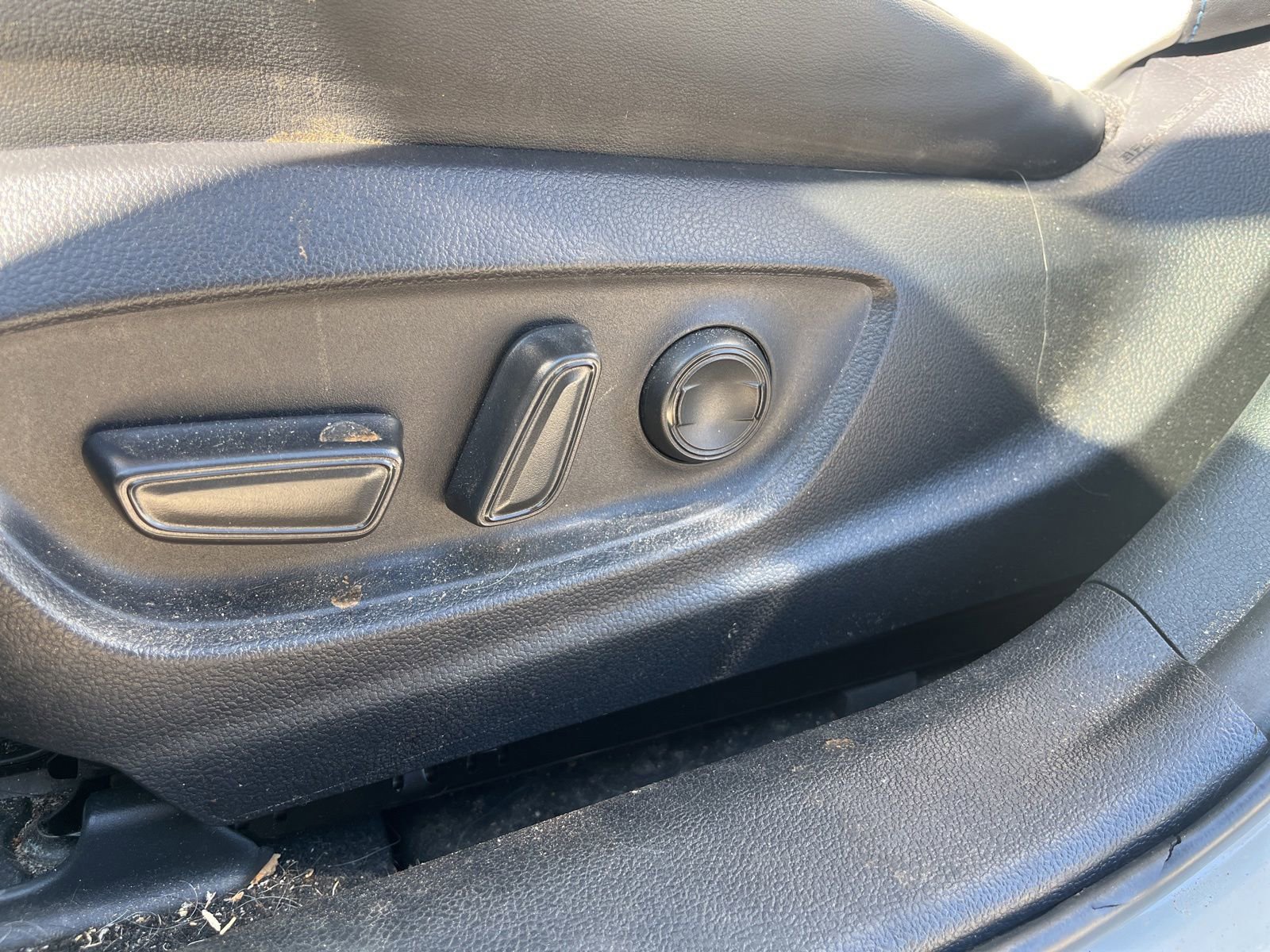 Used 2019 Toyota Prius Limited FWD image 10