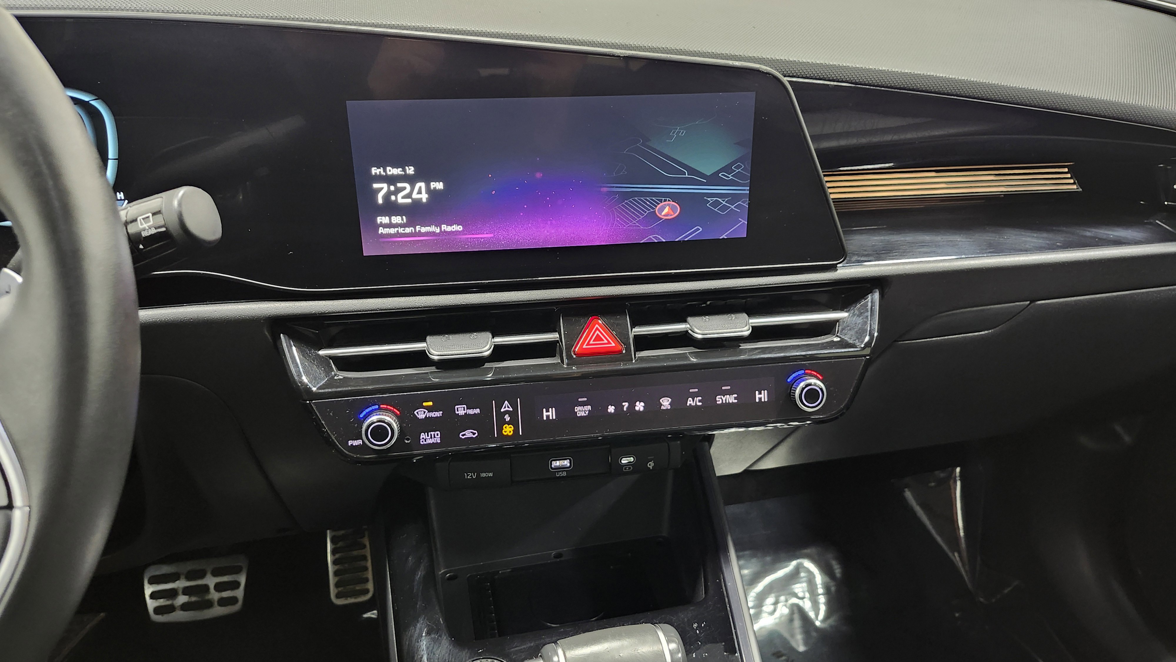 Used 2023 Kia Niro EX Touring image 30