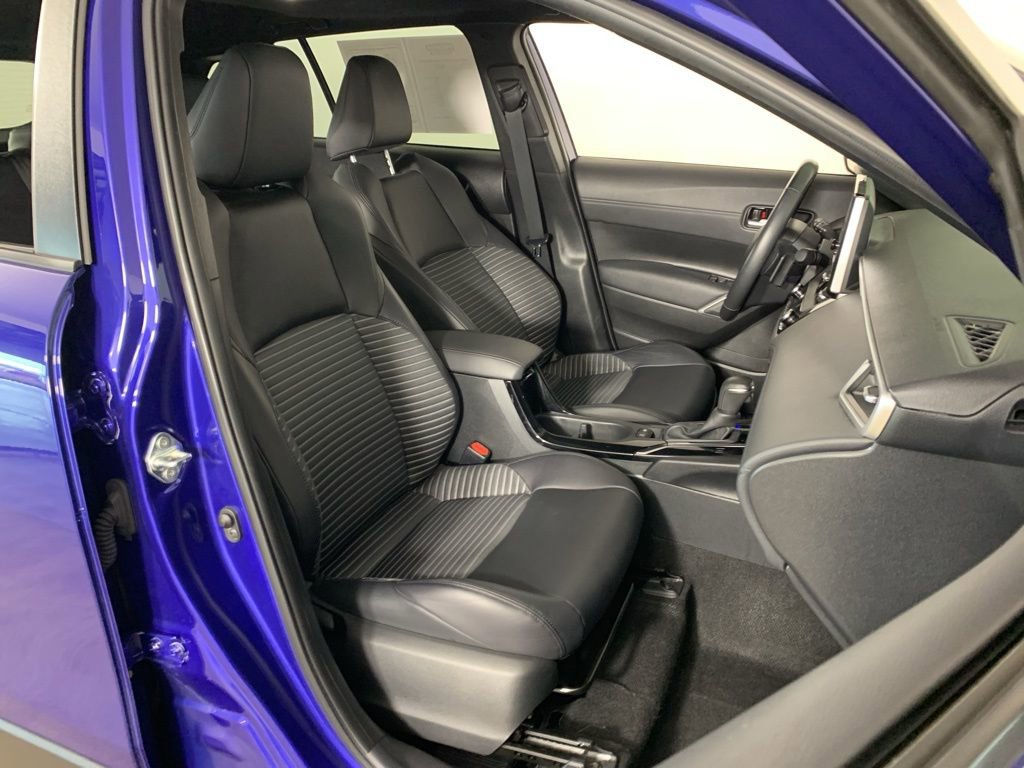 Used 2023 Toyota Corolla Cross XSE w/ Convenience Package image 36