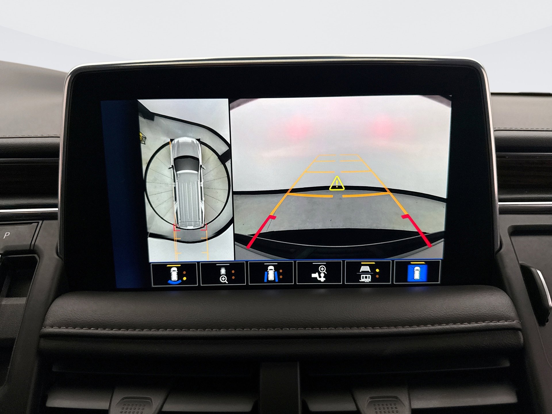 Used 2024 Chevrolet Tahoe High Country image 16