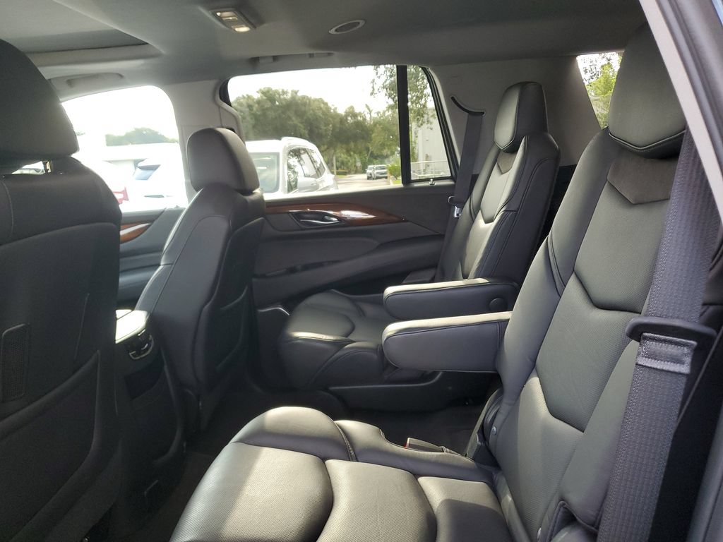 Used 2020 Cadillac Escalade Luxury AWD/4WD image 14