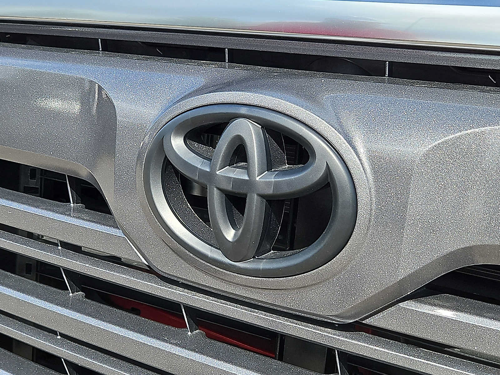 Used 2025 Toyota Tundra Limited AWD/4WD image 30