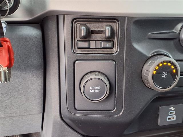 New 2024 Ford F350 XLT image 10
