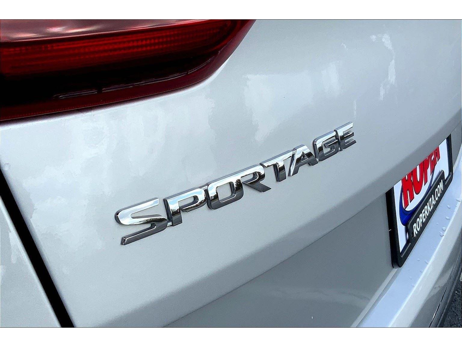 Used 2022 Kia Sportage LX image 8