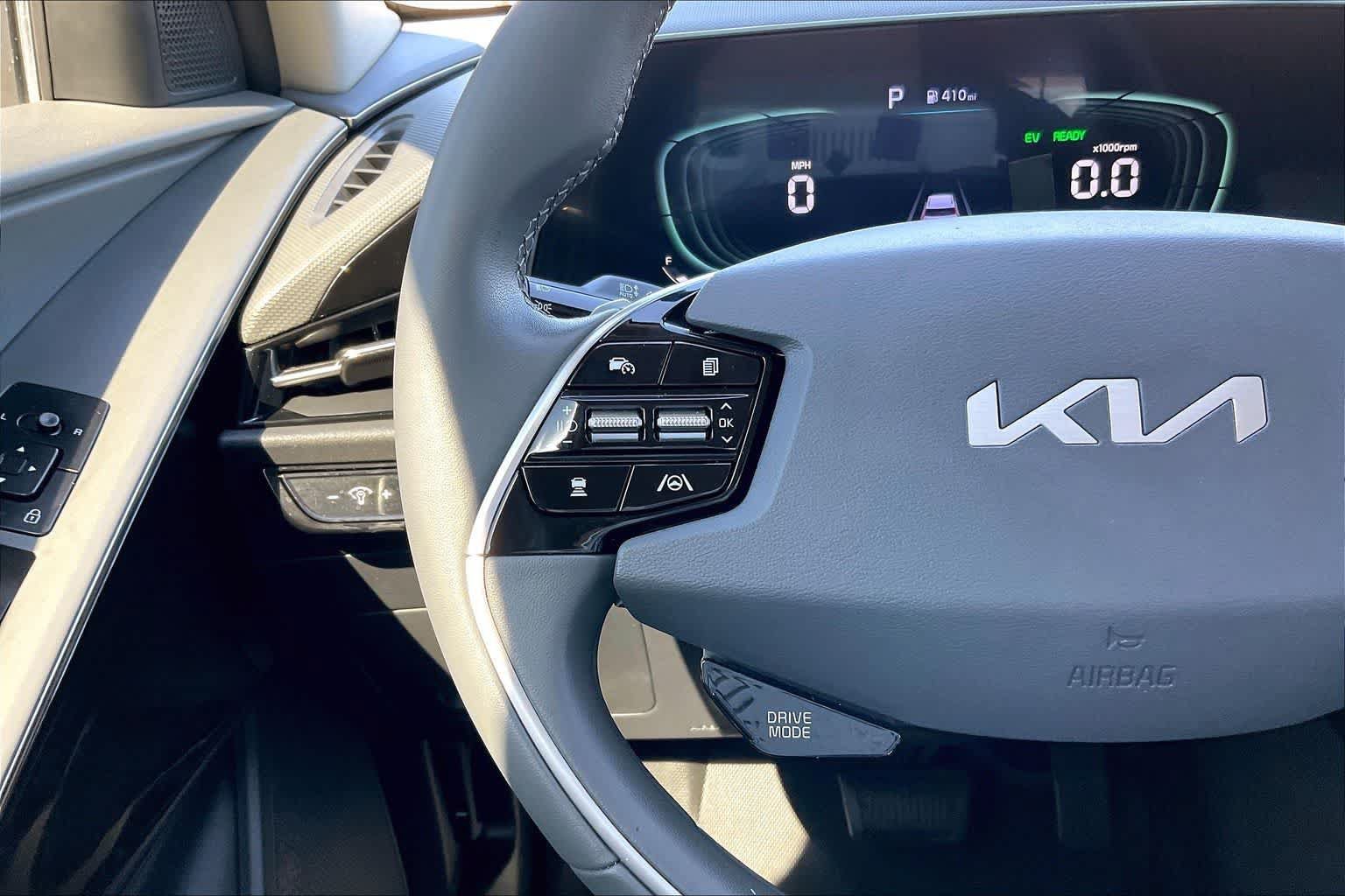 Certified 2024 Kia Niro EX FWD image 24