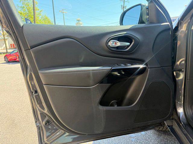 Certified 2023 Jeep Cherokee Altitude Lux image 24