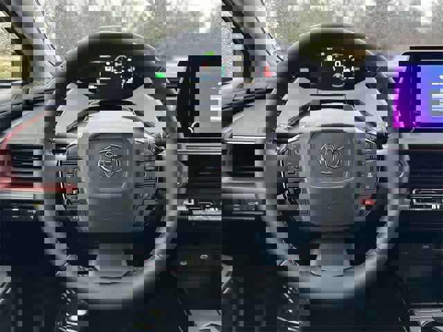 Used 2026 Toyota Prius Plug-In Hybrid image 7