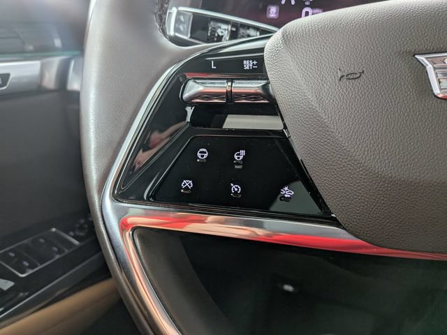 Used 2025 Cadillac Escalade Premium Luxury AWD/4WD image 8