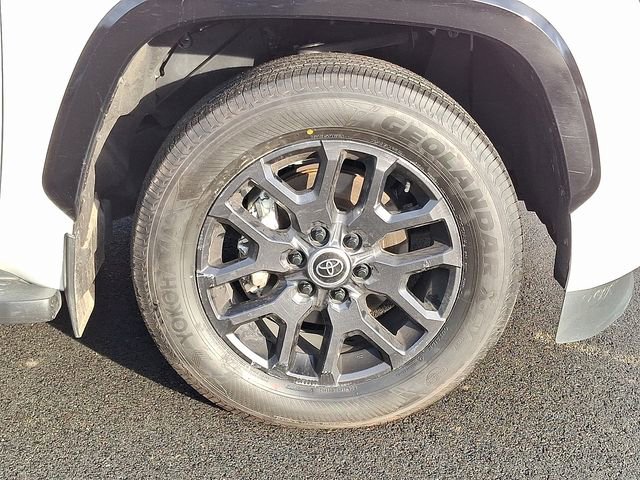 Used 2024 Toyota Sequoia Platinum AWD/4WD image 8